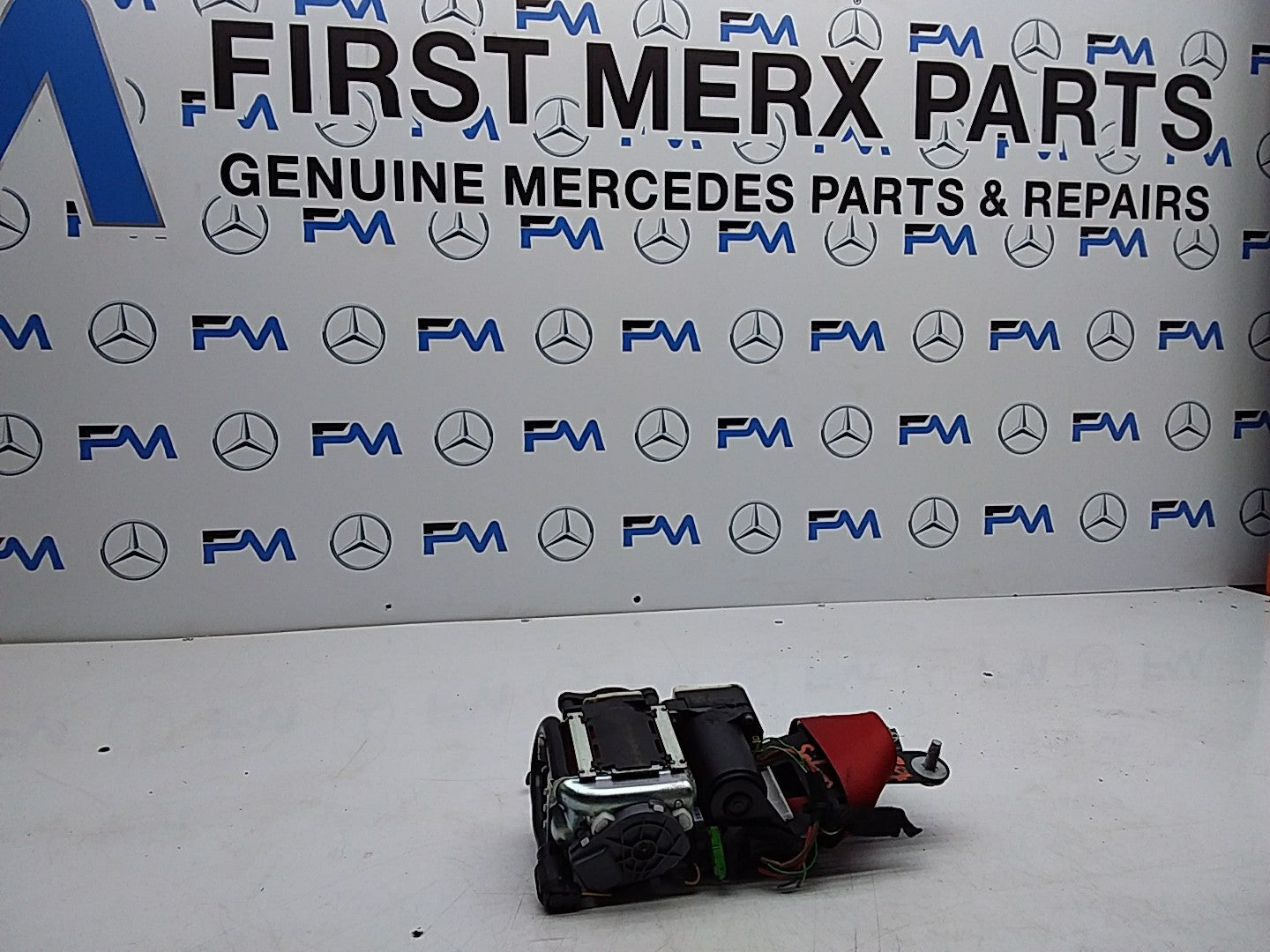MERCEDES C-CLASS W204 SEAT BELT FRONT LEFT PASSENGER SIDE A2048602385 FMS226 NSF