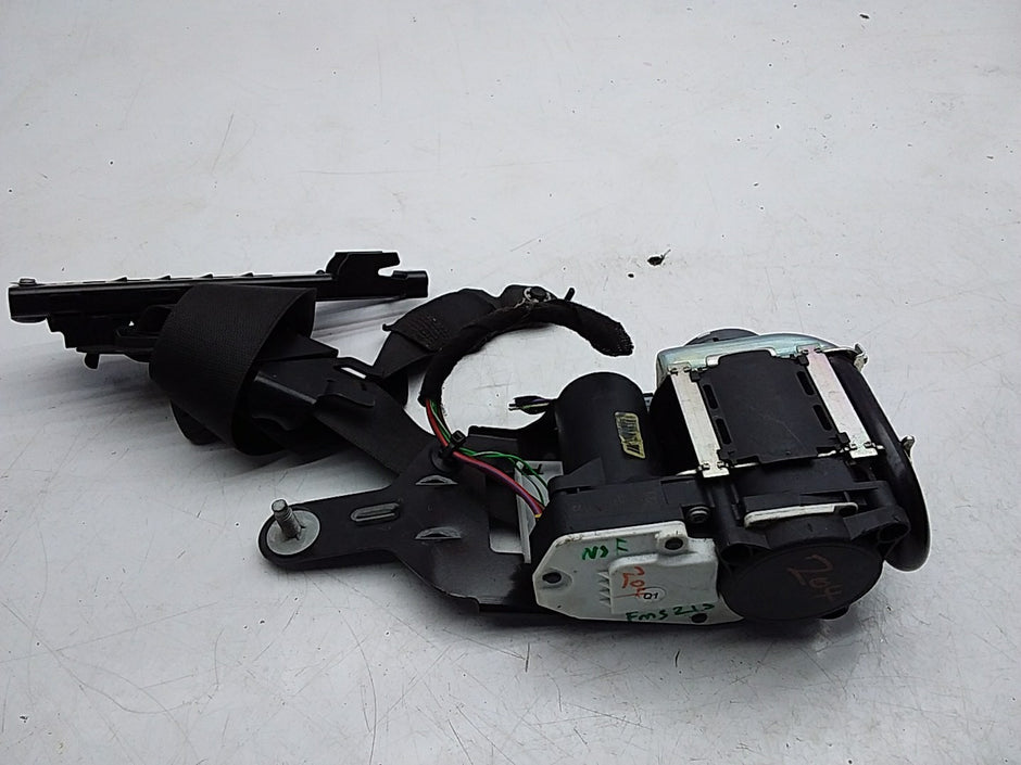 MERCEDES C-CLASS W204 SEAT BELT FRONT LEFT PASSENGER SIDE A2048680022 FMS215 NSF