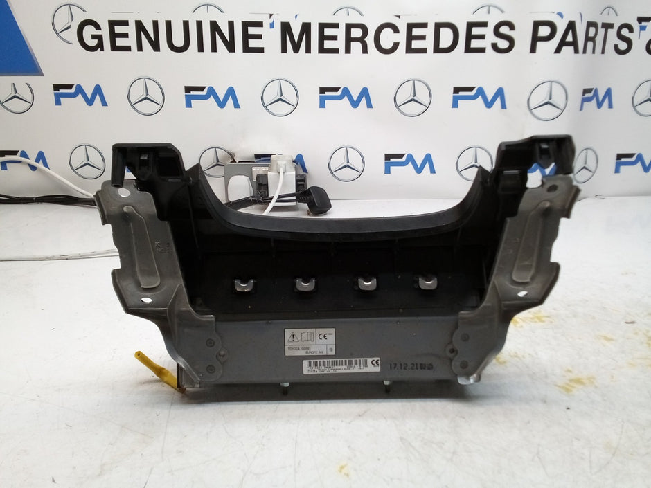 MITSUBISHI OUTLANDER MK3 KNEE AIR SRS BAG RIGHT DRIVER SIDE 7030A-31754 FM00762