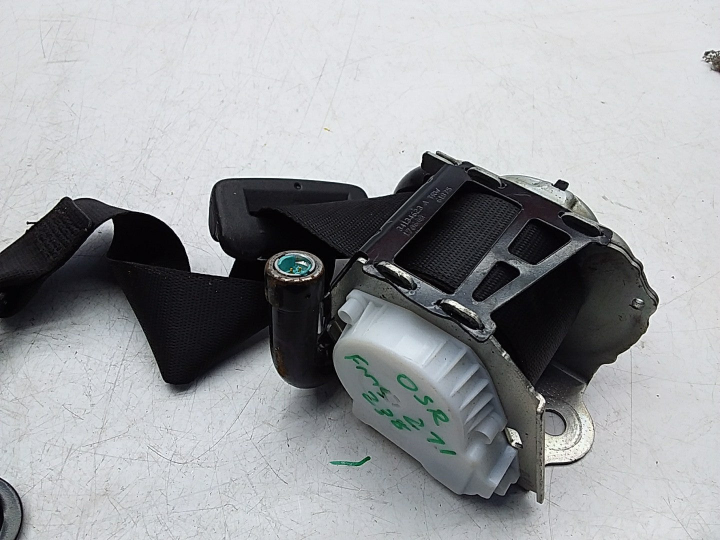 MERCEDES E-CLASS W238 SEAT BELT REAR RIGHT DRIVER SIDE A2388603800 FMS271 OSR