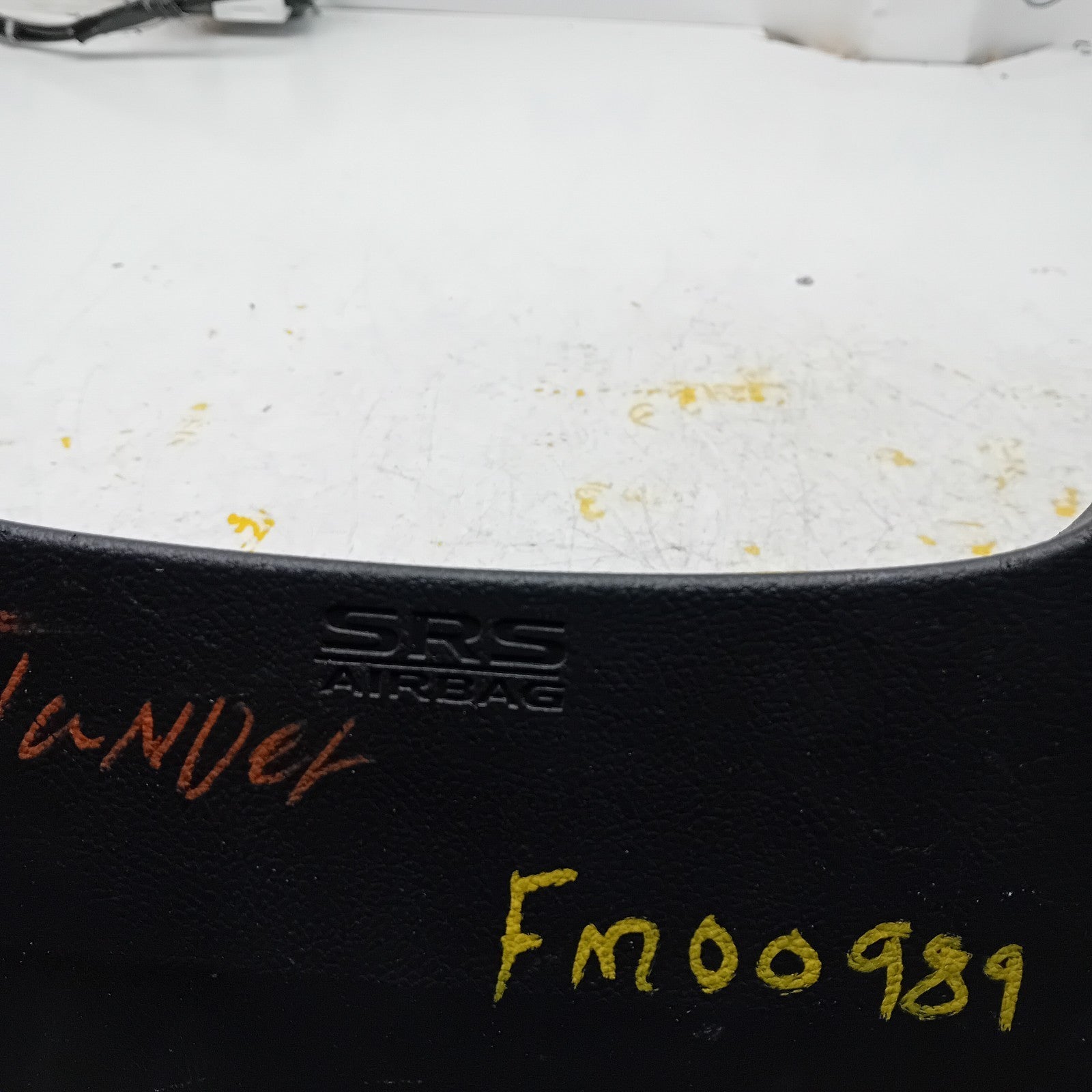 MITSUBISHI OUTLANDER MK3 KNEE AIR SRS BAG RIGHT DRIVER SIDE 7030A-31754 FM00989