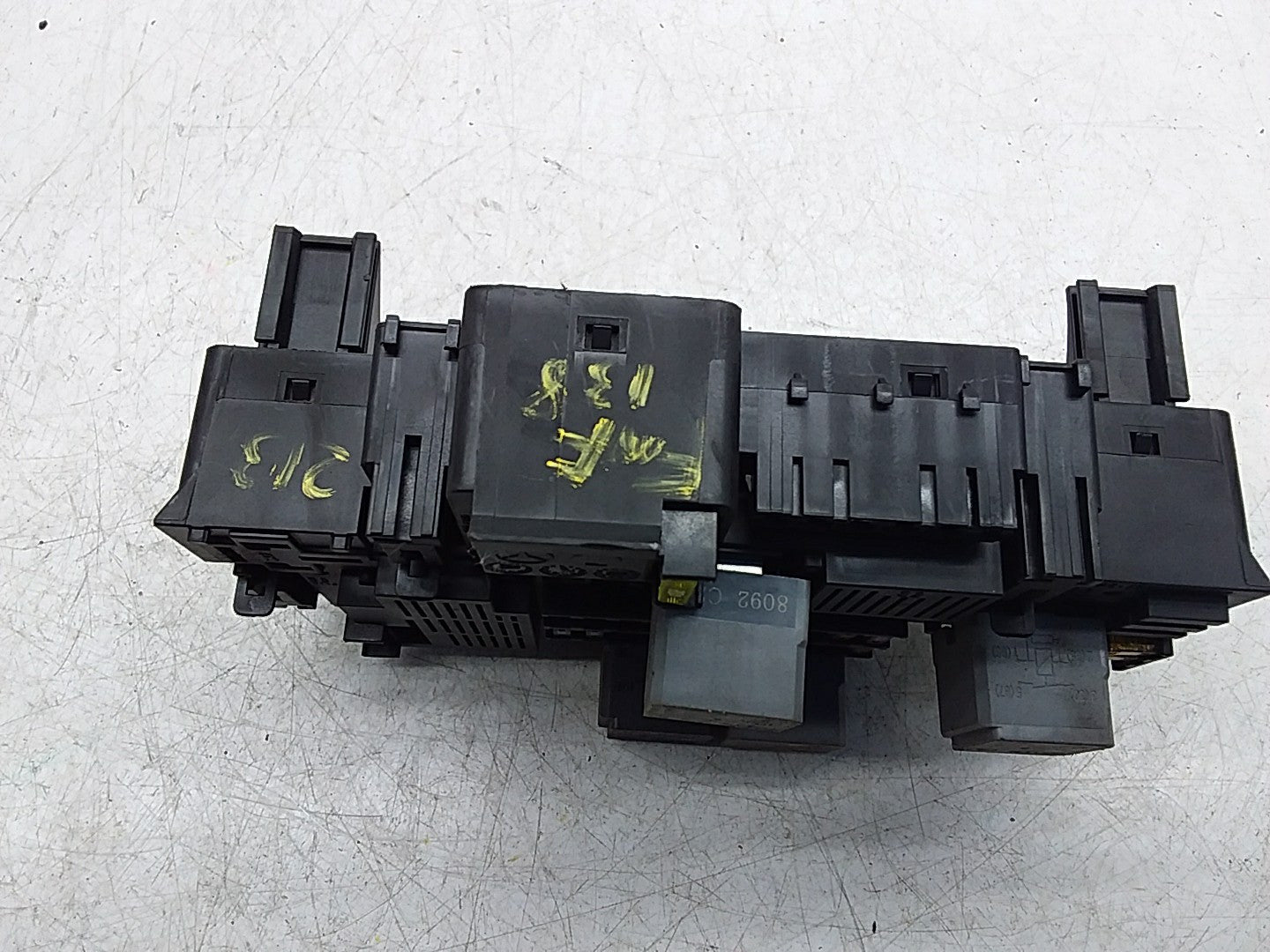 MERCEDES BENZ E-CLASS W213 2016 ONWARDS FUSE RELAY BOX  A2139065706 FMF138