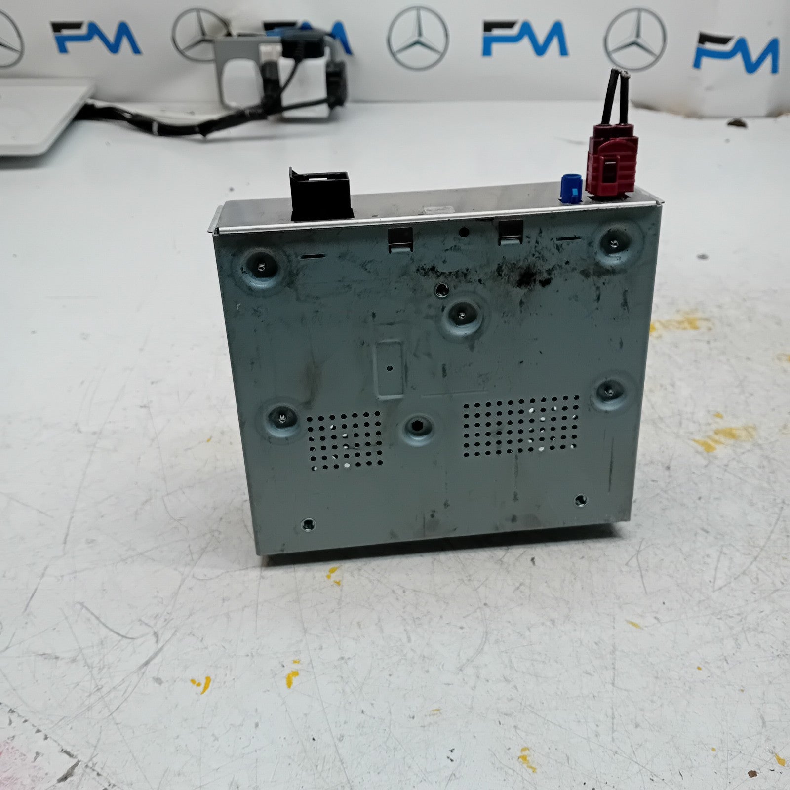Mercedes Benz S Class Radio Tuner Box W222  2014-2021 A2229001408 FM00905