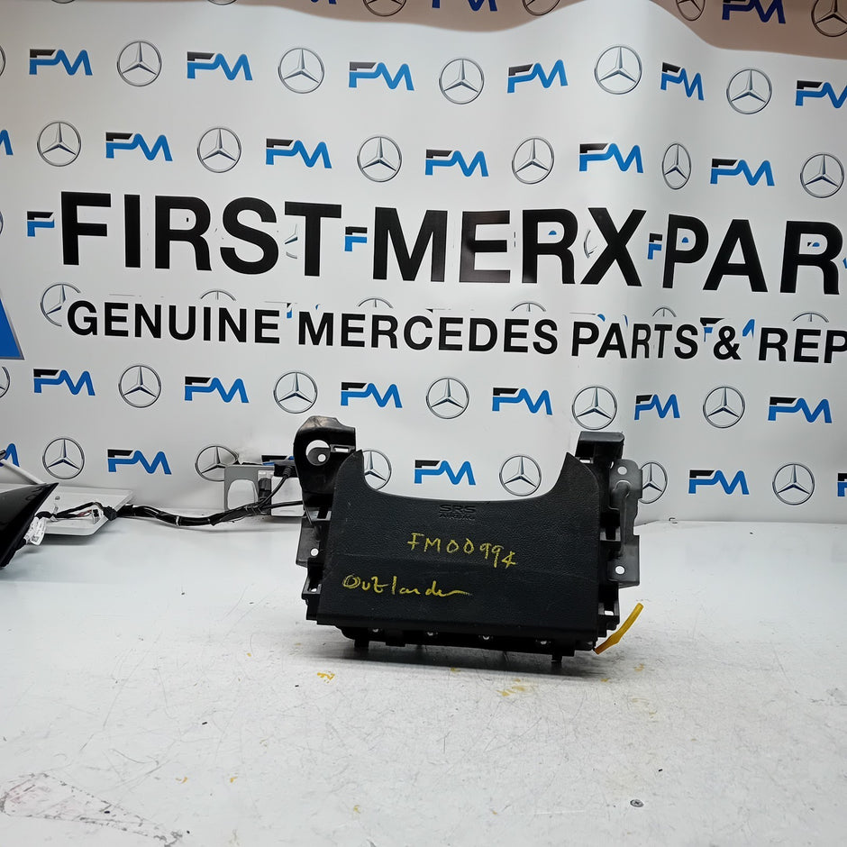 MITSUBISHI OUTLANDER MK3 KNEE AIR SRS BAG RIGHT DRIVER SIDE 7030A-31753 FM00994