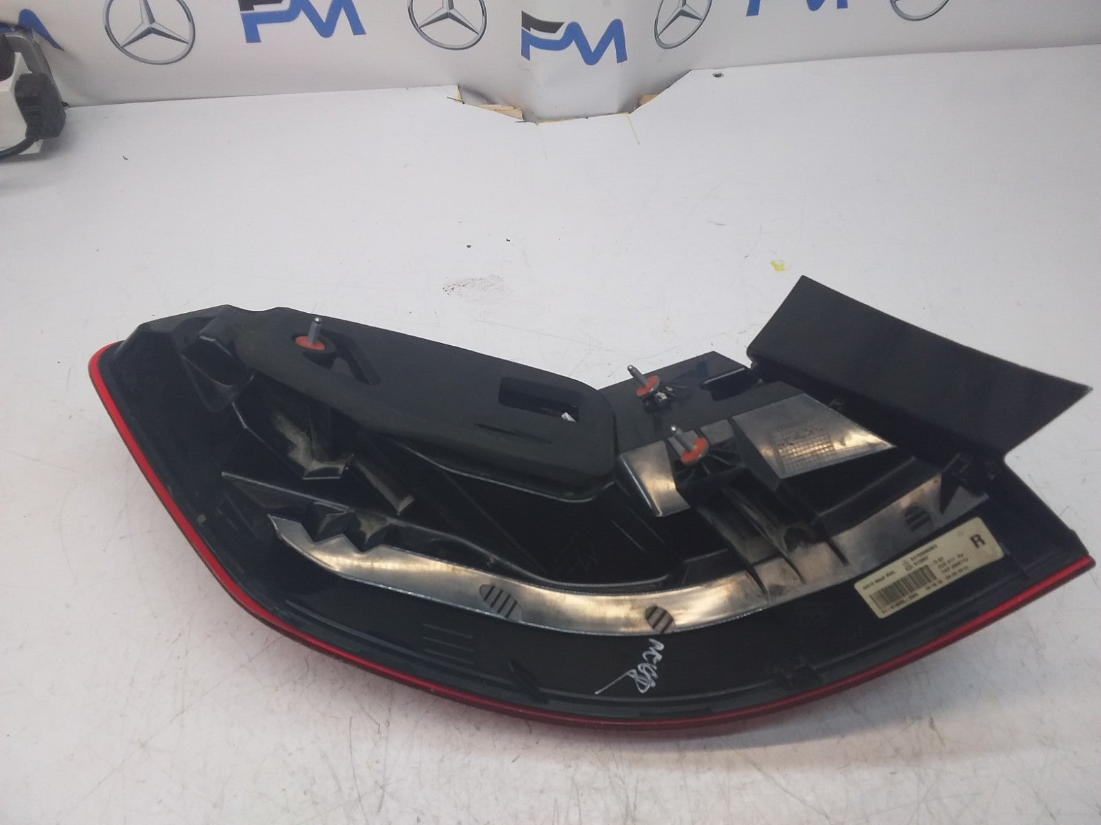 MERCEDES E-CLASS W212 REAR DRIVER O/S TAIL LIGHT A2129060803 2014 FMT84