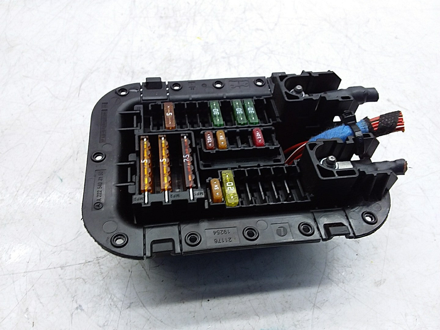 MERCEDES BENZ S-CLASS W222 2014 ONWARDS FUSE RELAY BOX  A2225403150 FMF134