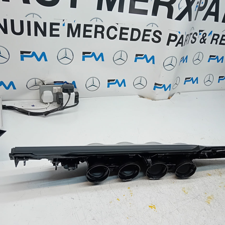 MERCEDES E CLASS W213  DASHBOARD TRIM PANEL + 4 AIR VENT  A2136809304 FM001071