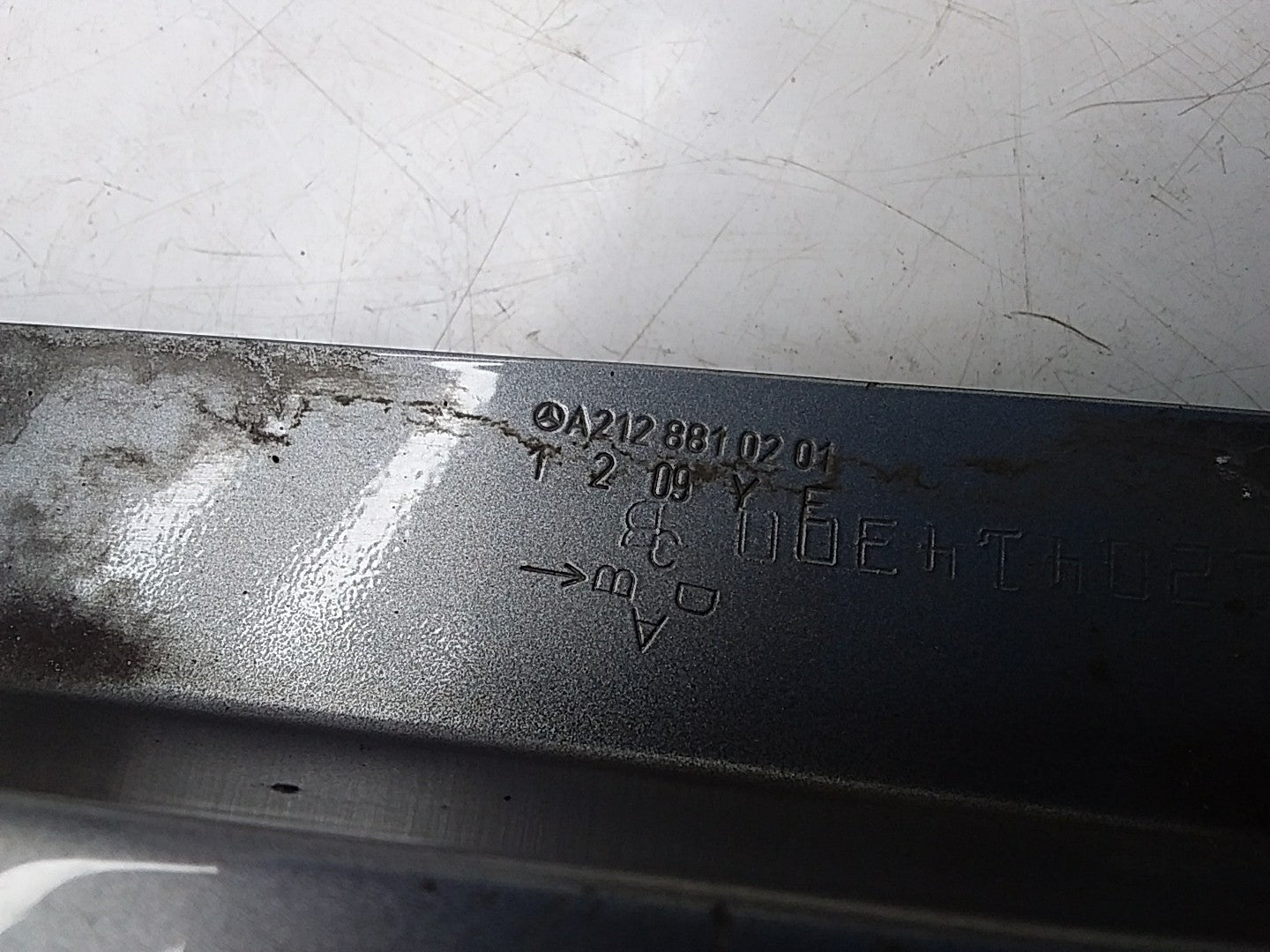 MERCEDES  E-CLASS W212 OS RIGHT DRIVER SIDE WINGS FMW26 A2128610201