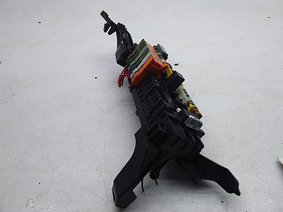 MERCEDES BENZ GLC W166 2015-2019 FUSE RELAY BOX  A1665402350 FMF126