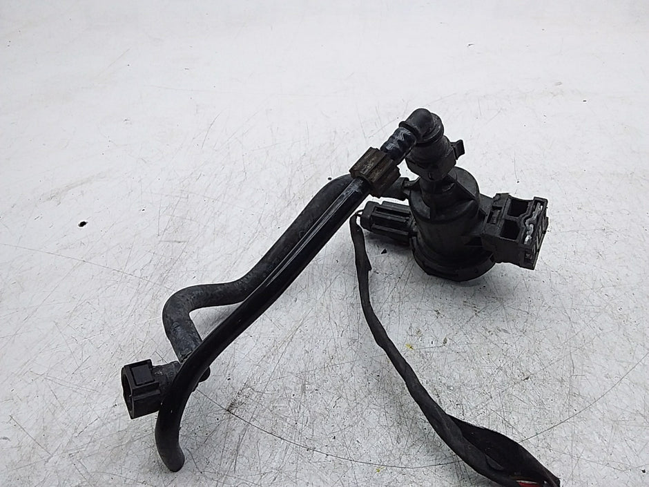 MERCEDES BENZ E-CLASS PURGE VALVE W207 E200 COUPE PURGE VALVE  A0014760532 FMR14