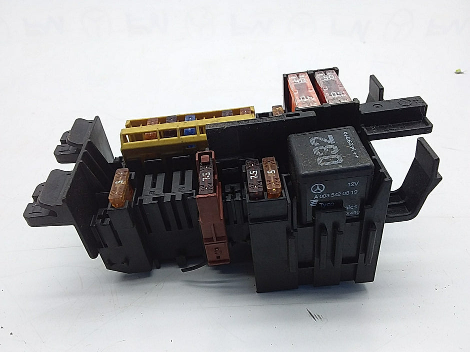 MERCEDES C CLASS FUSE RELAY BOX A2059067200 W205 2014-2021 FMF19