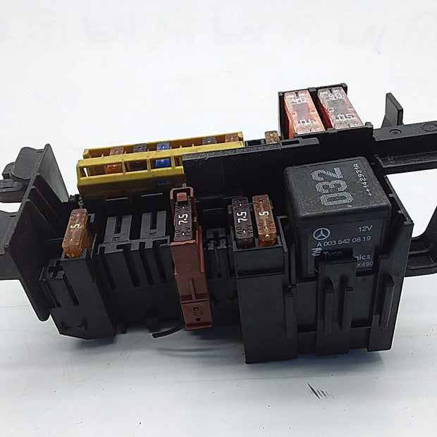 MERCEDES C CLASS FUSE RELAY BOX A2059067200 W205 2014-2021 FMF19