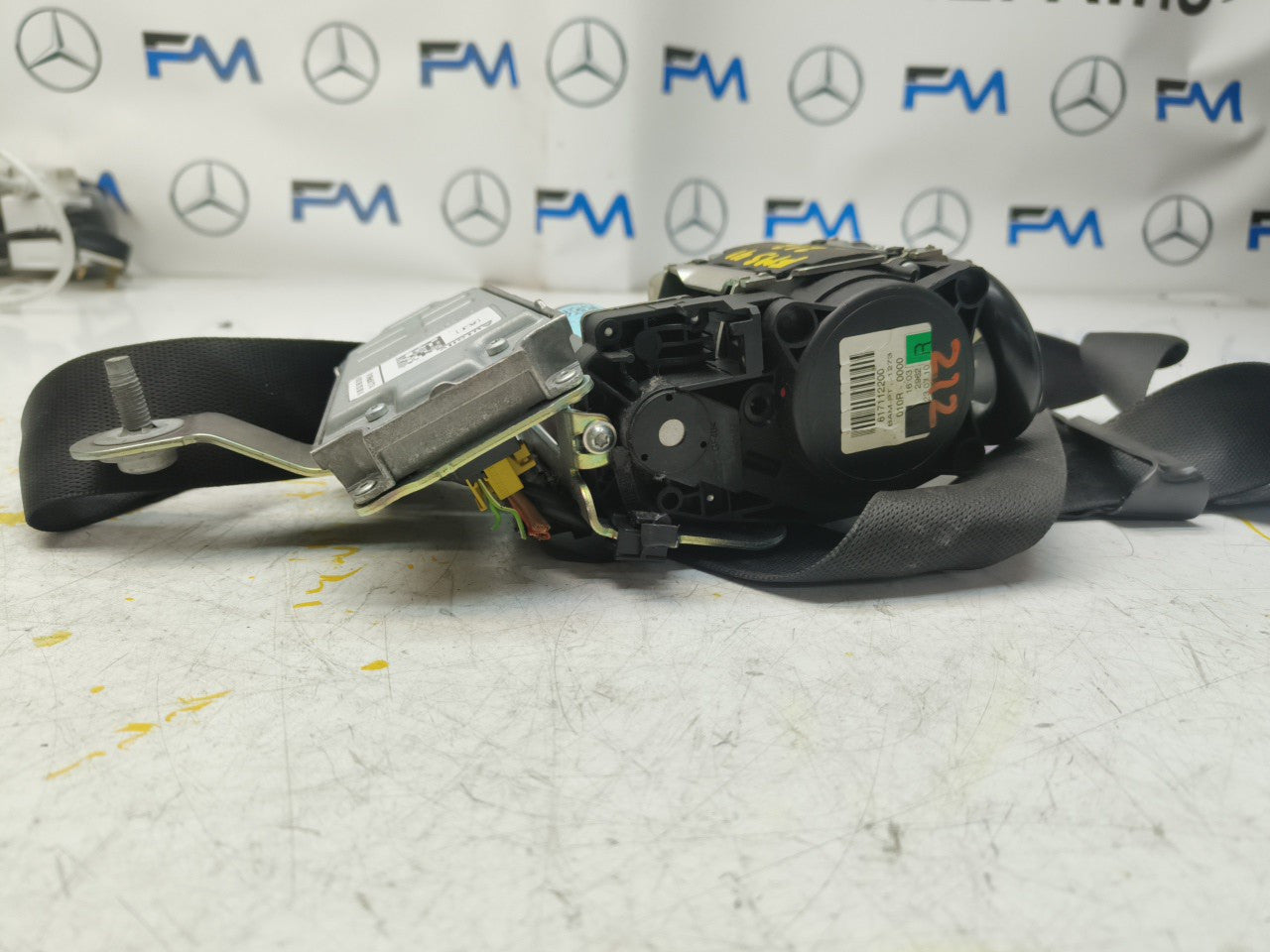 MERCEDES BENZ E-CLASS W212 DRIVER SIDE FRONT SEAT BELT A2128607685 OSF FMS41