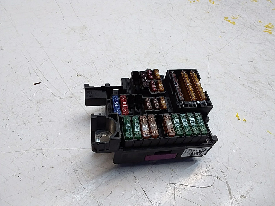 MERCEDES BENZ E-CLASS W213 2016 ONWARDS  FUSE RELAY BOX A2135400414 FMF117