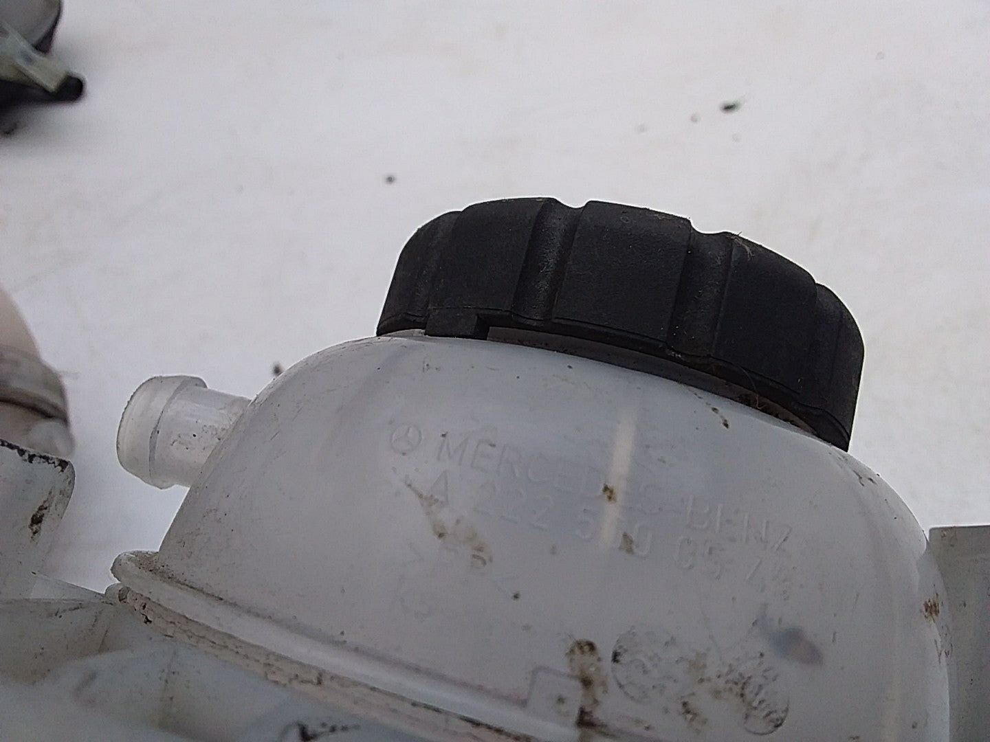 MERCEDES BENZ S-CLASS W222 COOLANT EXPANSION TANK 2014ONWARDS A2225000549 FMC115