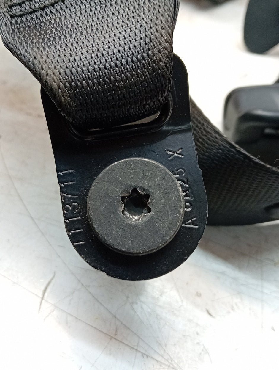 MERCEDES A CLASS  FRONT LEFT SEAT BELT WITH PRETENSIONER A1778600700 FMS68 NSF
