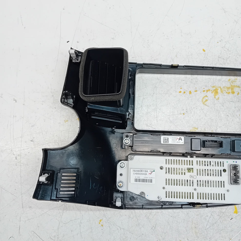 MITSUBISHI OUTLANDER PHEV HEATER  CONTROL PANEL CAB502A043A C68372 FM001070