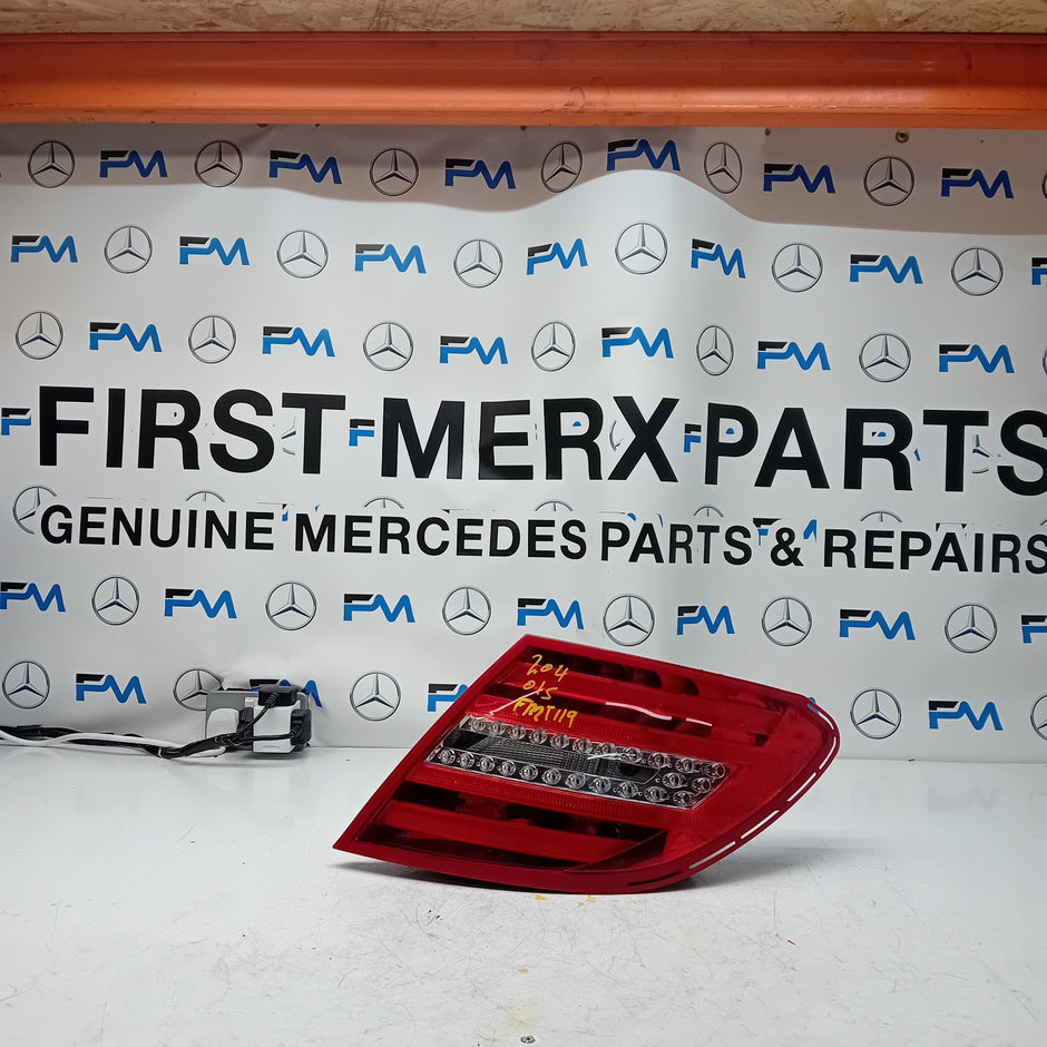 MERCEDES C-CLASS W204 DRIVER SIDE OS REAR TAIL LIGHT A2048205864 2011 FMT119