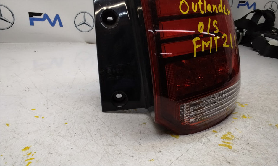 MITSUBISHI OUTLANDER DRIVER SIDE RIGHT OS REAR TAIL LIGHT FMT211 HALF LED