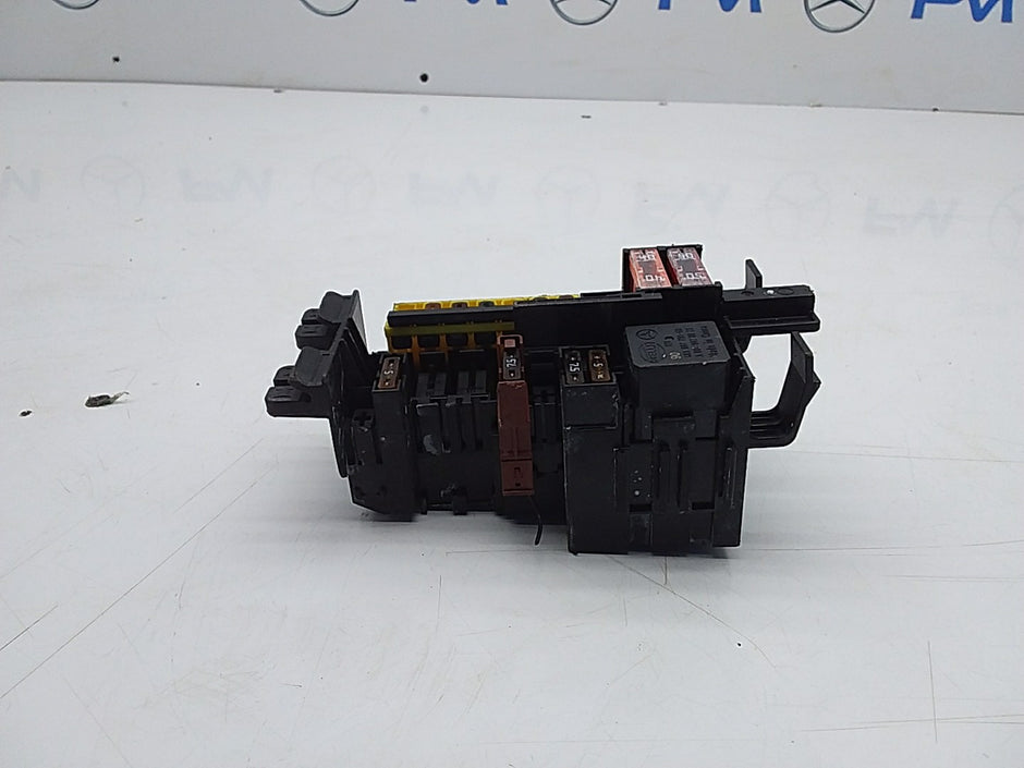 MERCEDES C CLASS FUSE RELAY BOX A2059067200 W205 2014-2021  FMF13