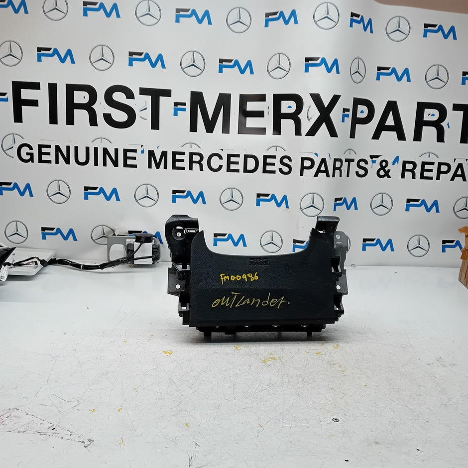 MITSUBISHI OUTLANDER MK3 KNEE AIR SRS BAG RIGHT DRIVER SIDE 7030A-31753 FM00986