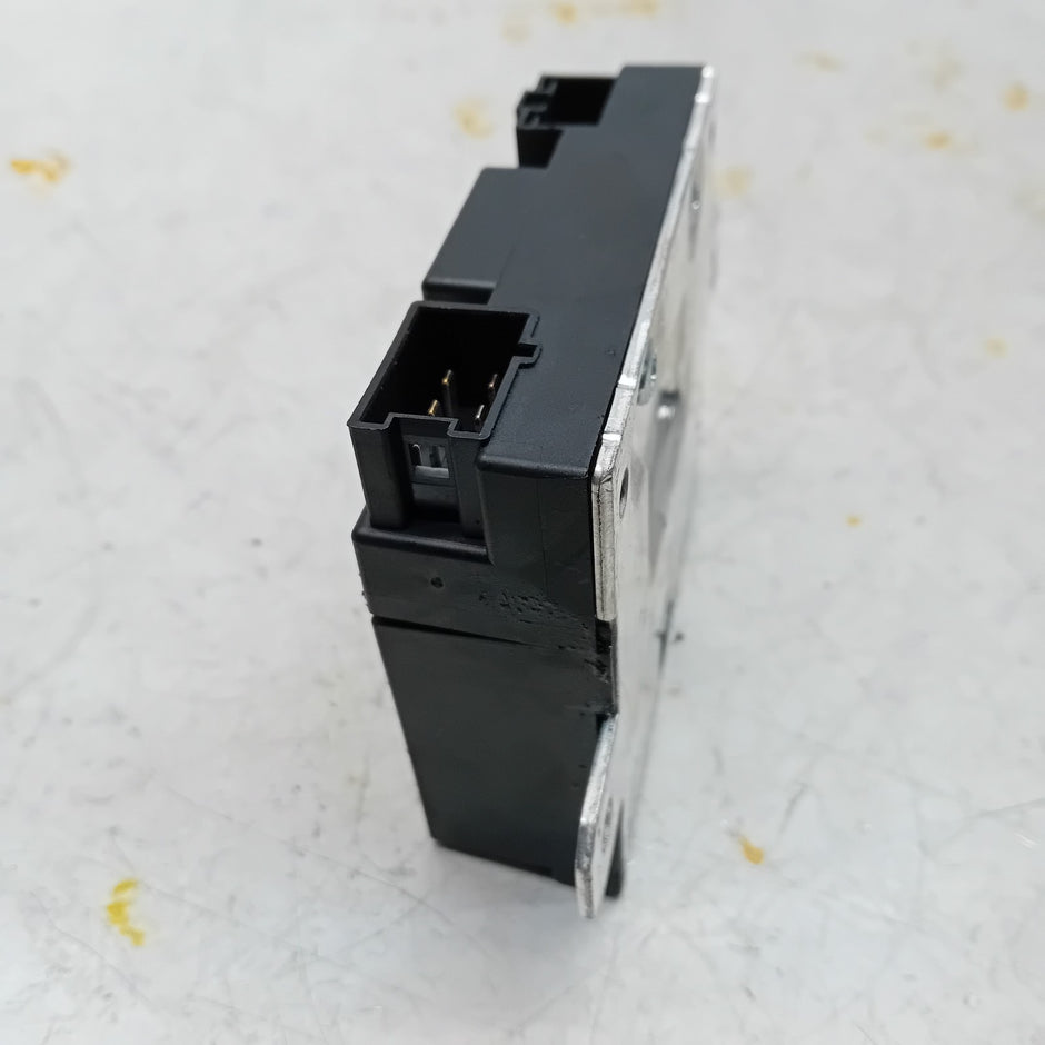 MERCEDES C-CLASS W205 FUEL PUMP CONTROL MODULE A0009003206 FM00916