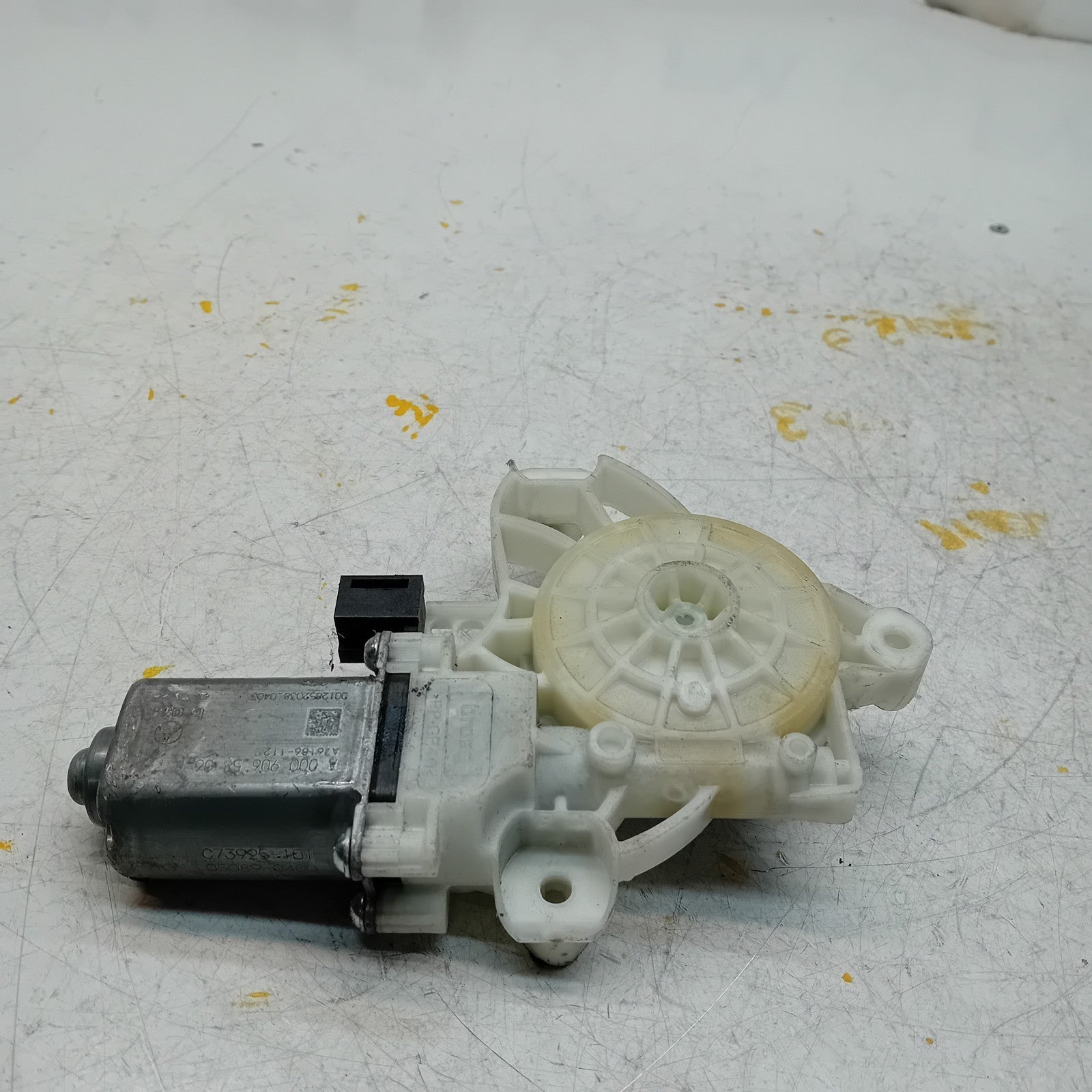 MERCEDES C E-CLASS W213 W205 PASSENGER FRONT WINDOW MOTOR A0009065806 FM00944