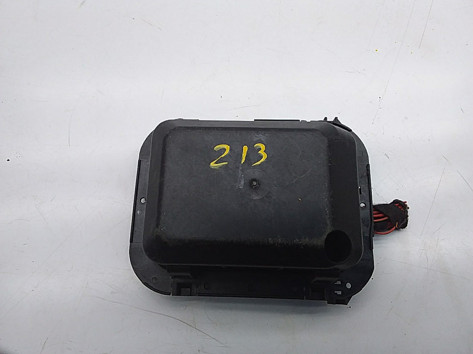 2017/2023 MERCEDES-BENZ E CLASS W213  FUSE BOX  A2135403038 FMF27
