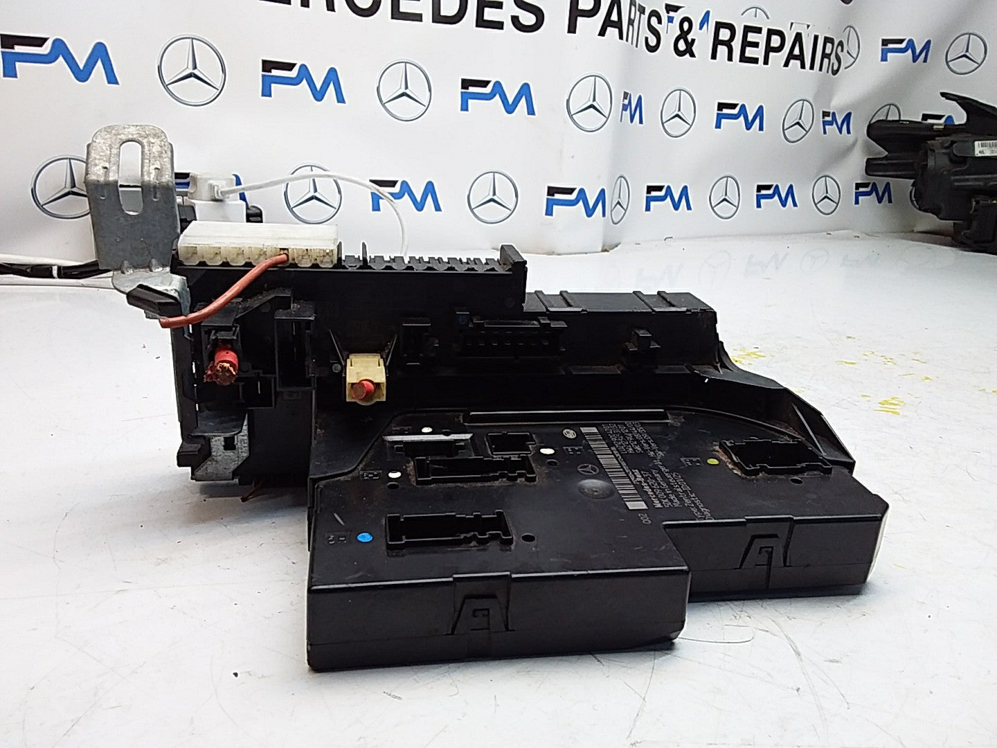 MERCEDES E-CLASS W212 FUSE  BOX RELAY A2129004201  FMF101