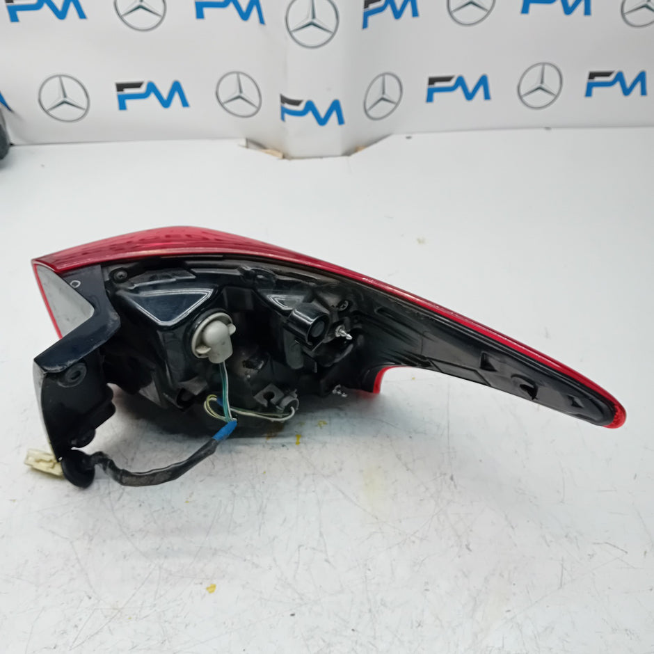 MITSUBISHI OUTLANDER MK3 2015-19 PASSENGER SIDE NS OUTER REAR TAIL LIGHT FMT136