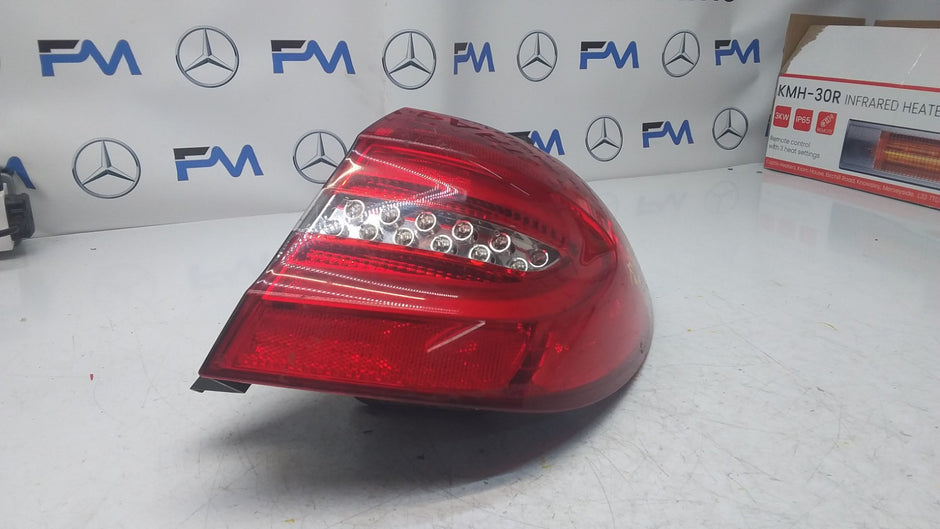 MERCEDES B-CLASS W246 DRIVER SIDE OS REAR TAIL LIGHT A2468200664 2013 FMT115