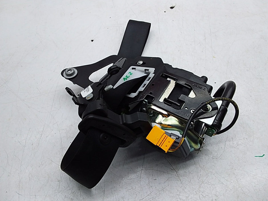 MERCEDES E-CLASS W238 SEAT BELT FRONT RIGHT DRIVER SIDE A2388602900 FMS251 OSF