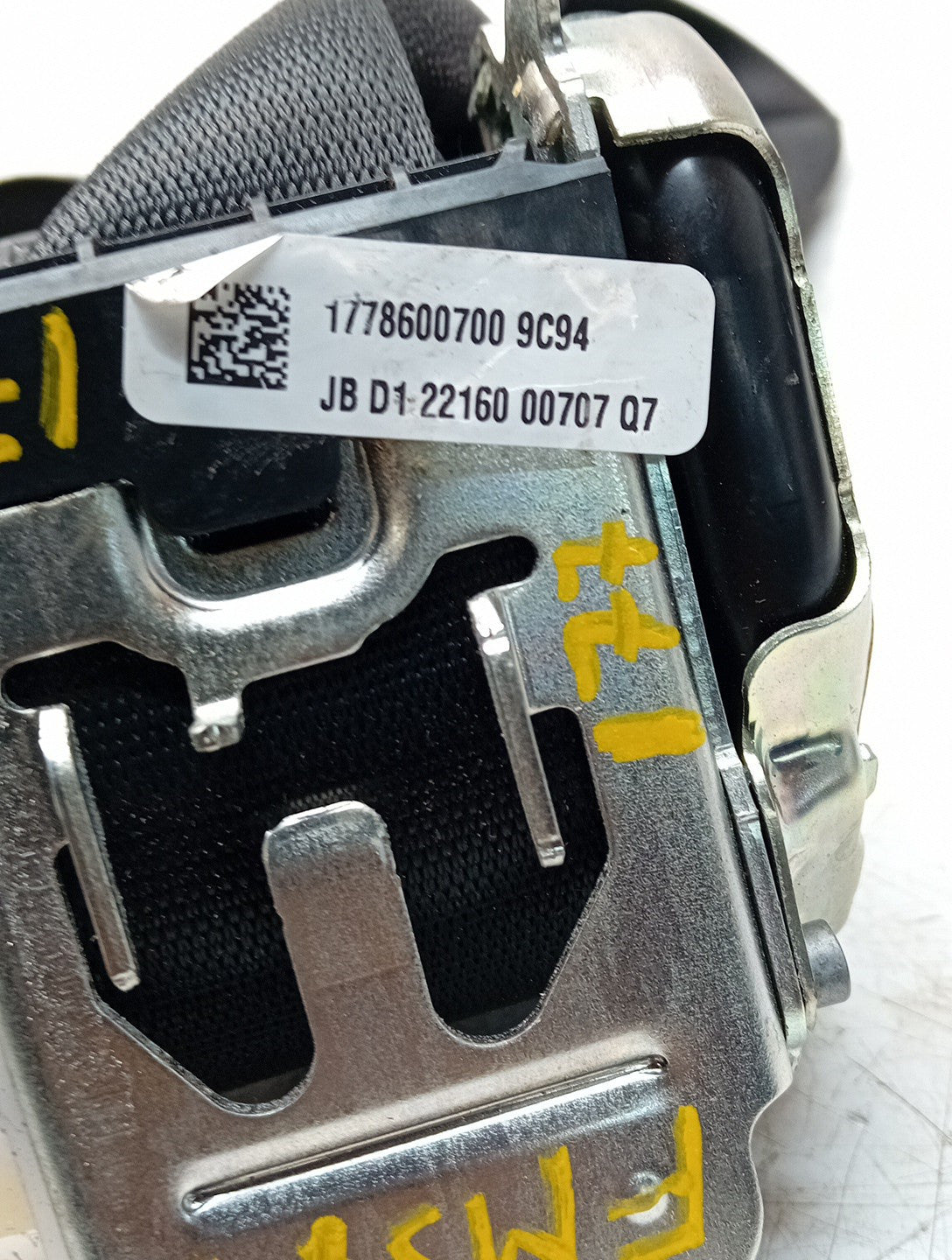 MERCEDES A CLASS  FRONT LEFT SEAT BELT WITH PRETENSIONER A1778600700 FMS77 NSF