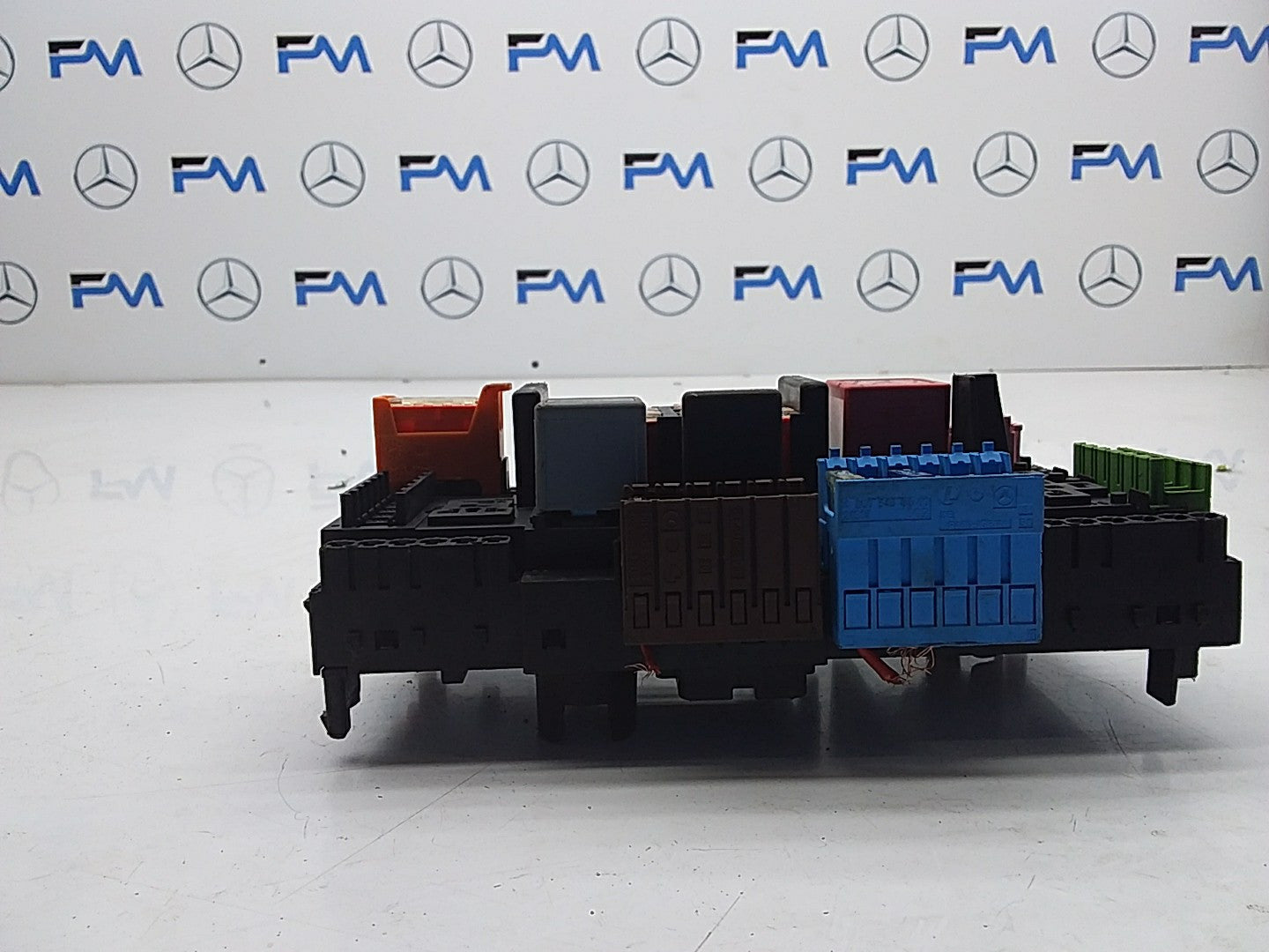 MERCEDES E-CLASS W213 2016 ONWARDS FUSE RELAY BOX A2139068801  FMF59