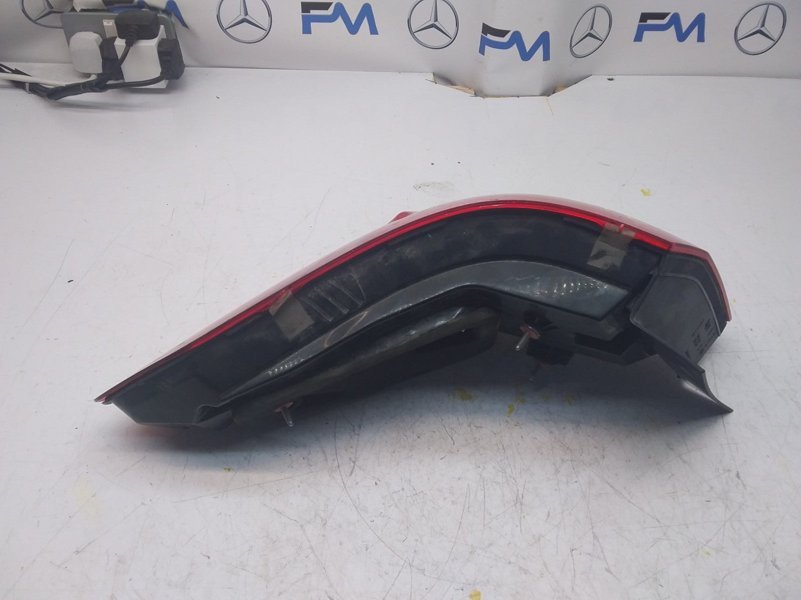 MERCEDES E-CLASS W212 REAR DRIVER O/S TAIL LIGHT A2129060803 2018 FMT85