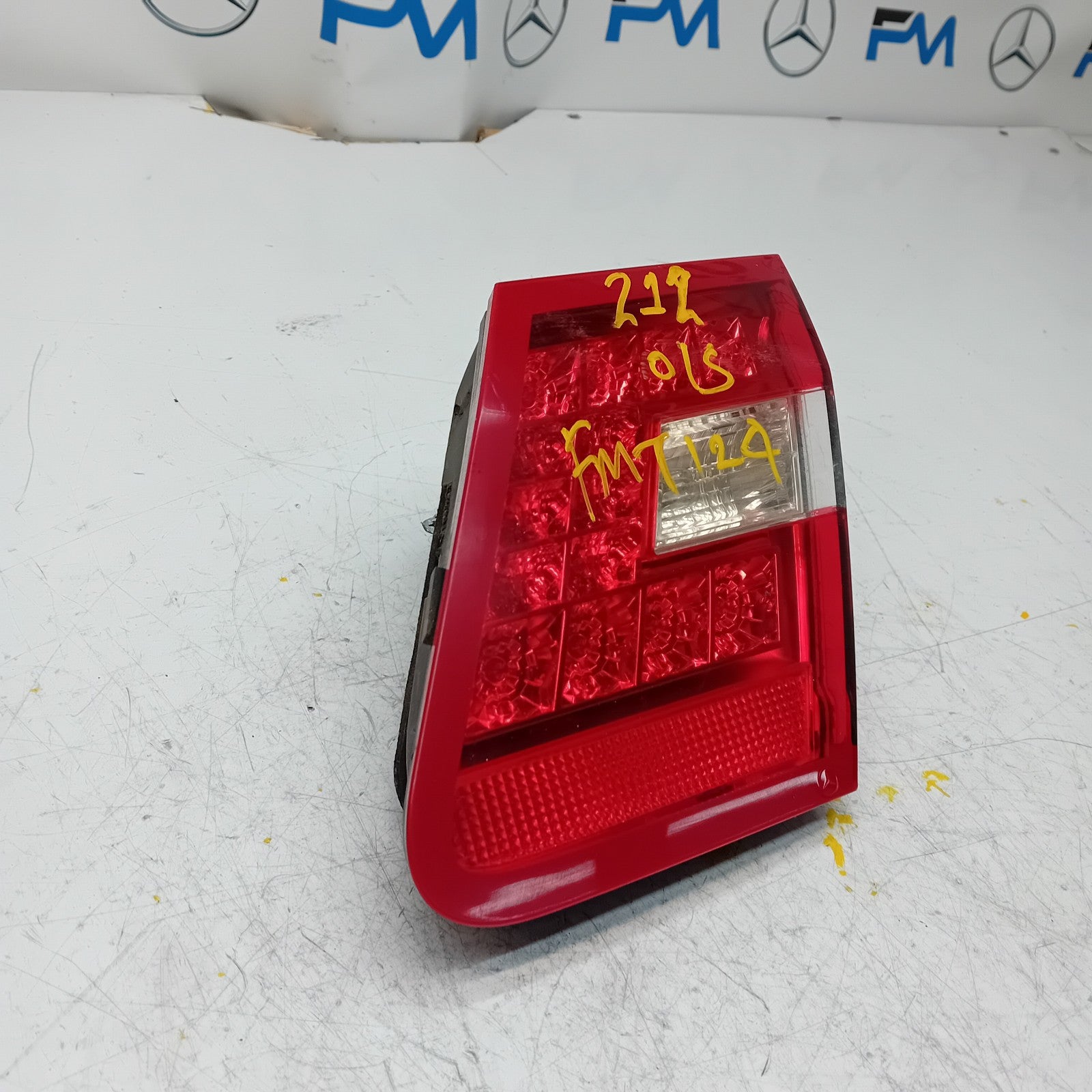 MERCEDES E-CLASS W212 DRIVER SIDE OS REAR TAIL LIGHT A2129060258 2012 FMT124