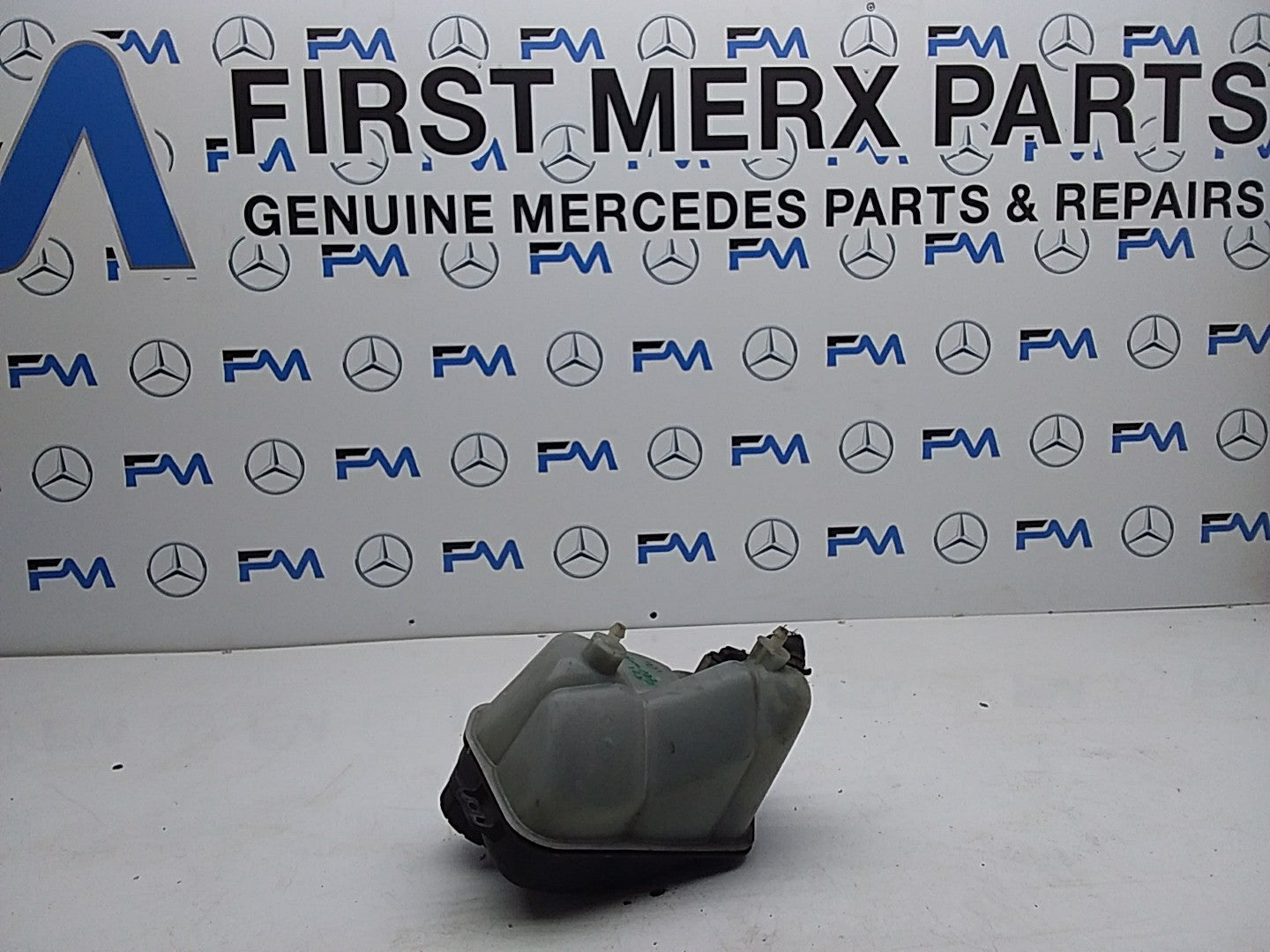 MERCEDES BENZ E-CLASS W211 COOLANT EXPANSION TANK 2003-2009 A2115000049 FMC123