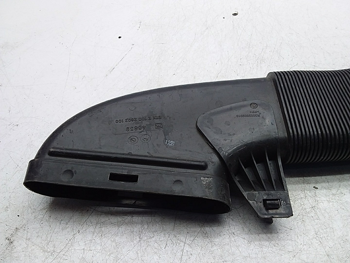 MERCEDES BENZ C-CLASS W205 AIR INTAKE TUBE A6510903242 FMI50 (DAMAGED)