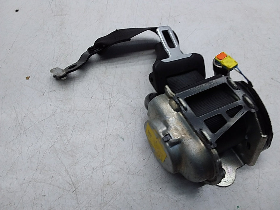 MERCEDES E-CLASS W238 SEAT BELT REAR RIGHT DRIVER SIDE A2388603600 FMS270 OSR