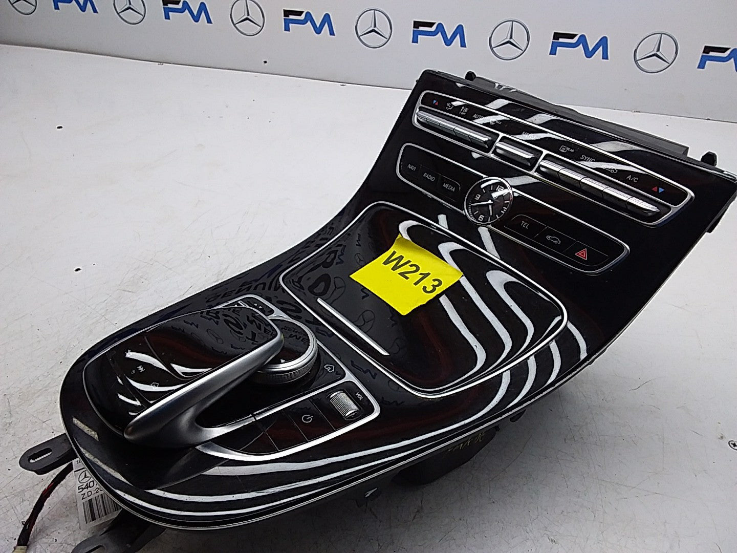 2016-2019 MERCEDES E CLASS W213 CENTRE  CONSOLE  A2135407521 FMK06