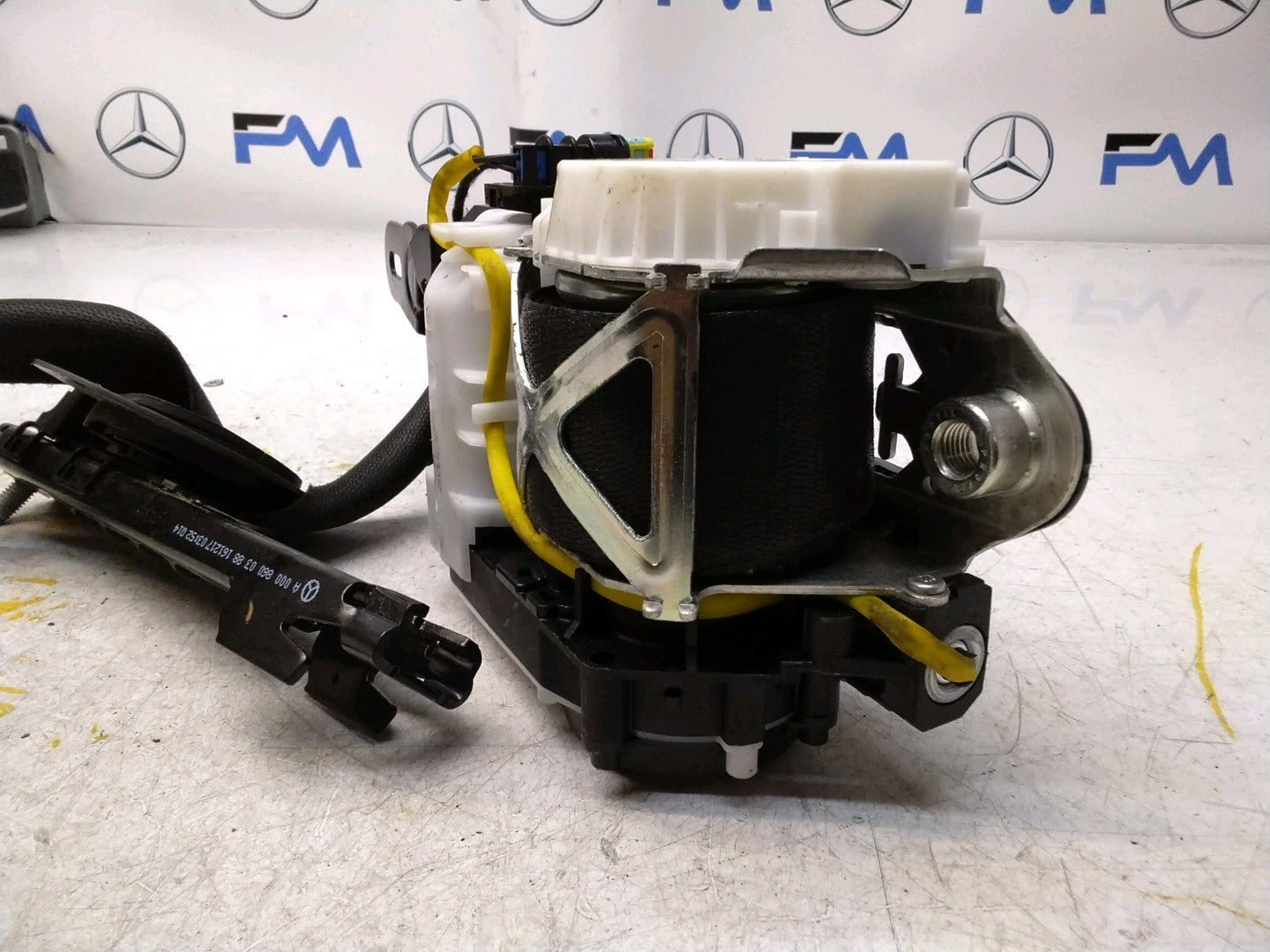 MERCEDES E-CLASS W213 E220 FRONT RIGHT DRIVER SEATBELT A2138600701 FMS413 OSR