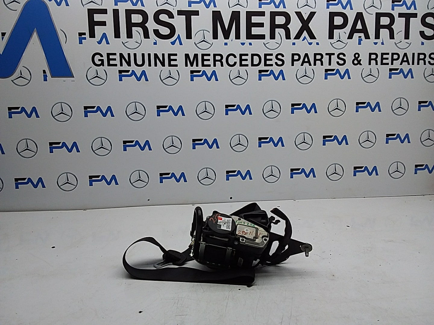 MERCEDES E-CLASS W238 SEAT BELT FRONT LEFT PASSENGER SIDE A2388602800 FMS256 NSF
