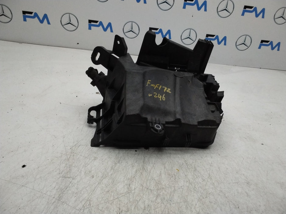 MERCEDES BENZ B-CLASS FUSE RELAY  BOX A2469980601  FMF172