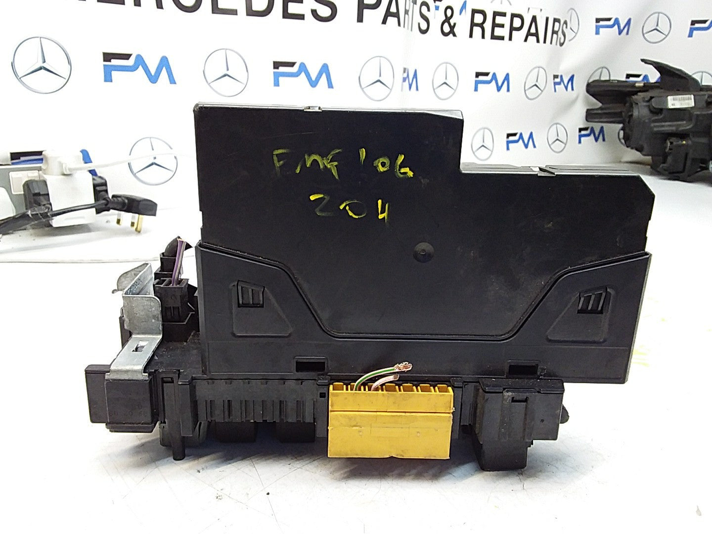 Mercedes C-CLASS W204 Fuse Box RELAY  A2045451869 FMF106