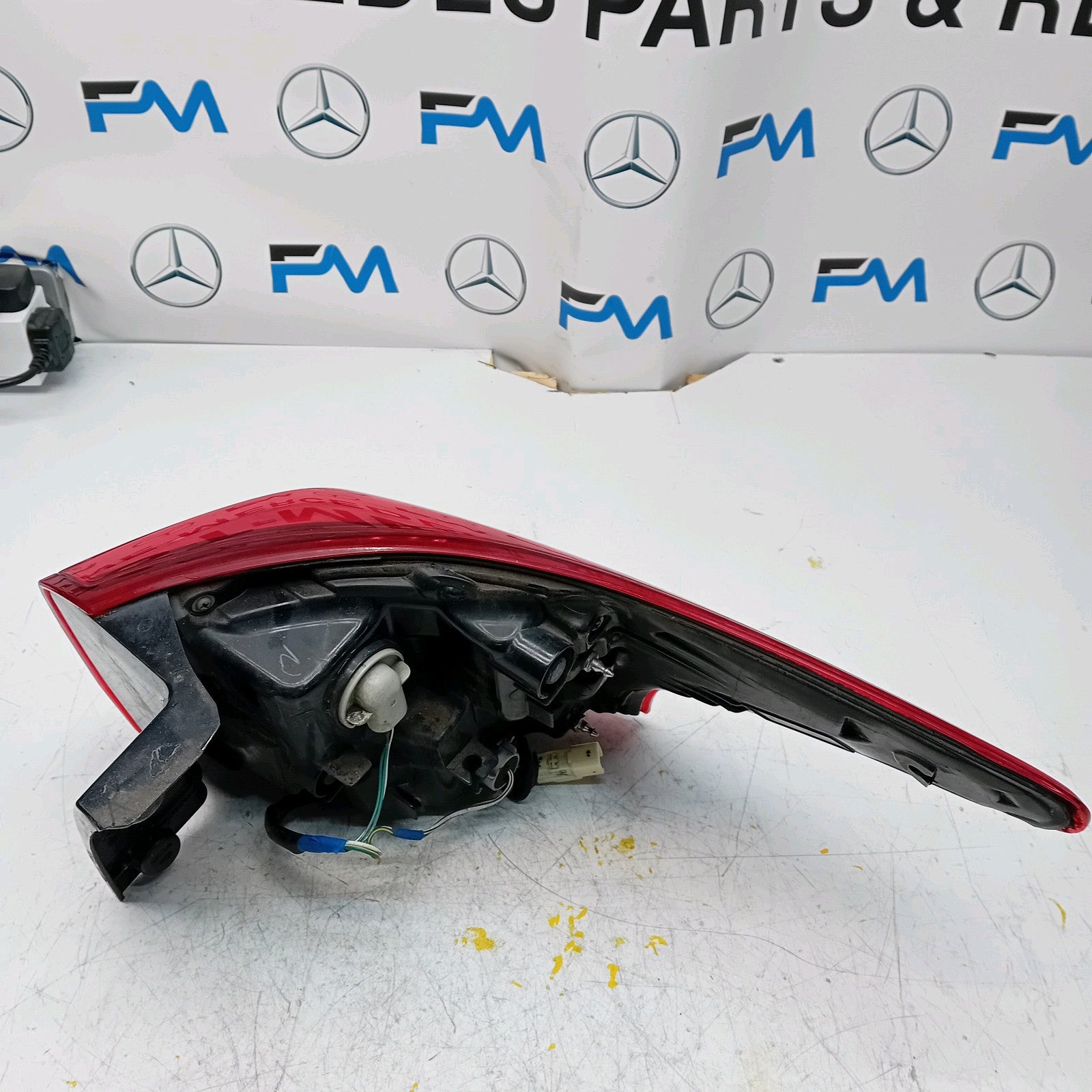 MITSUBISHI OUTLANDER MK3 2015-19 PASSENGER SIDE NS OUTER REAR TAIL LIGHT FMT144