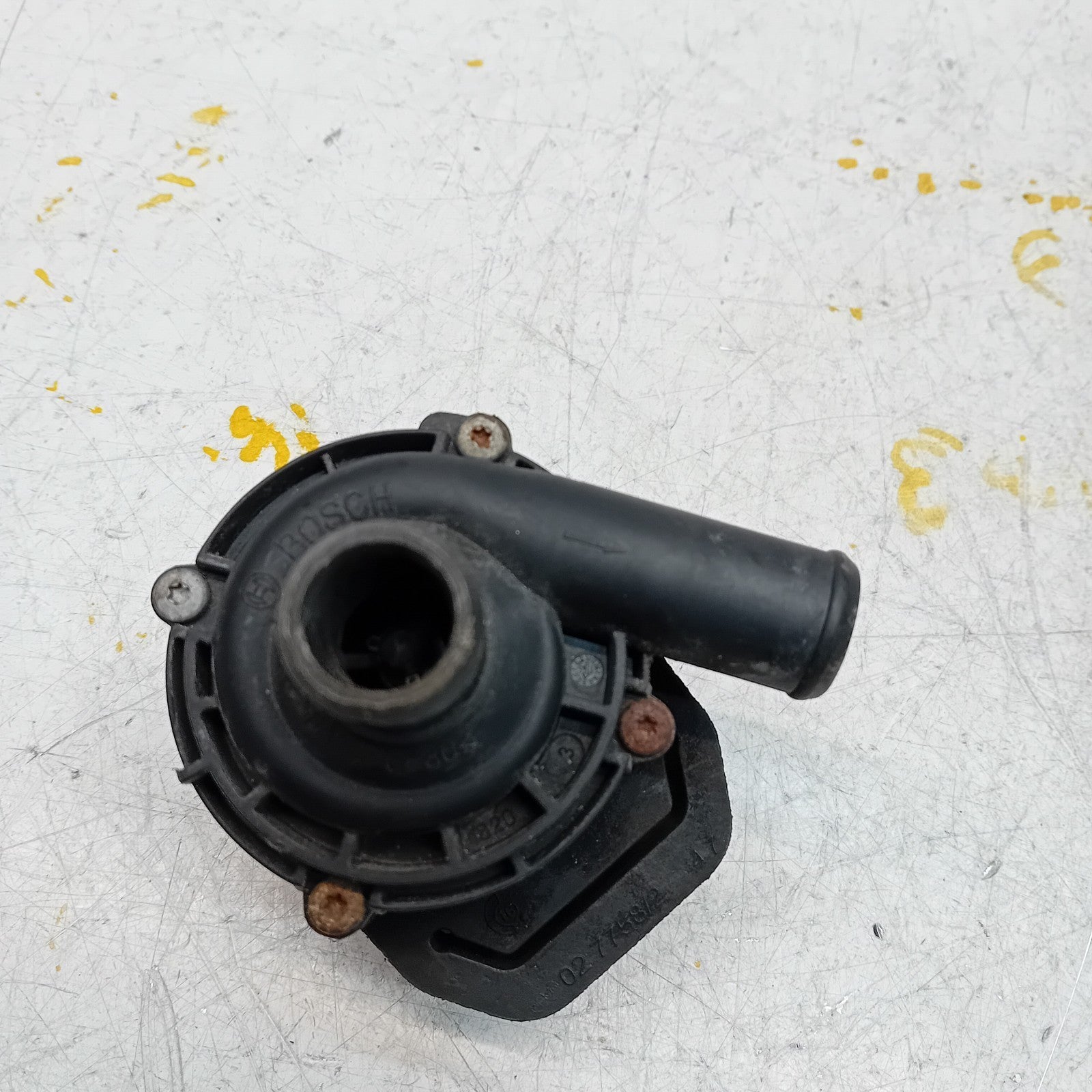 Mercedes C E-CLASS W211 ELECTRIC COOLANT WATER PUMP A2118350028 FM001090