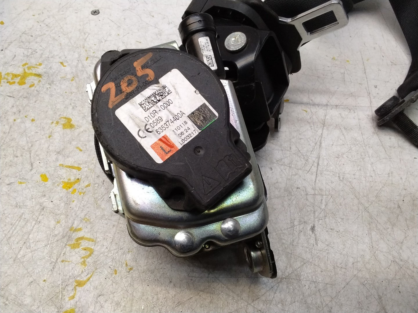 MERCEDES-BENZ W205 C CLASS FRONT LEFT PASSENGER SEATBELT A2058605185 FMS342 NSF