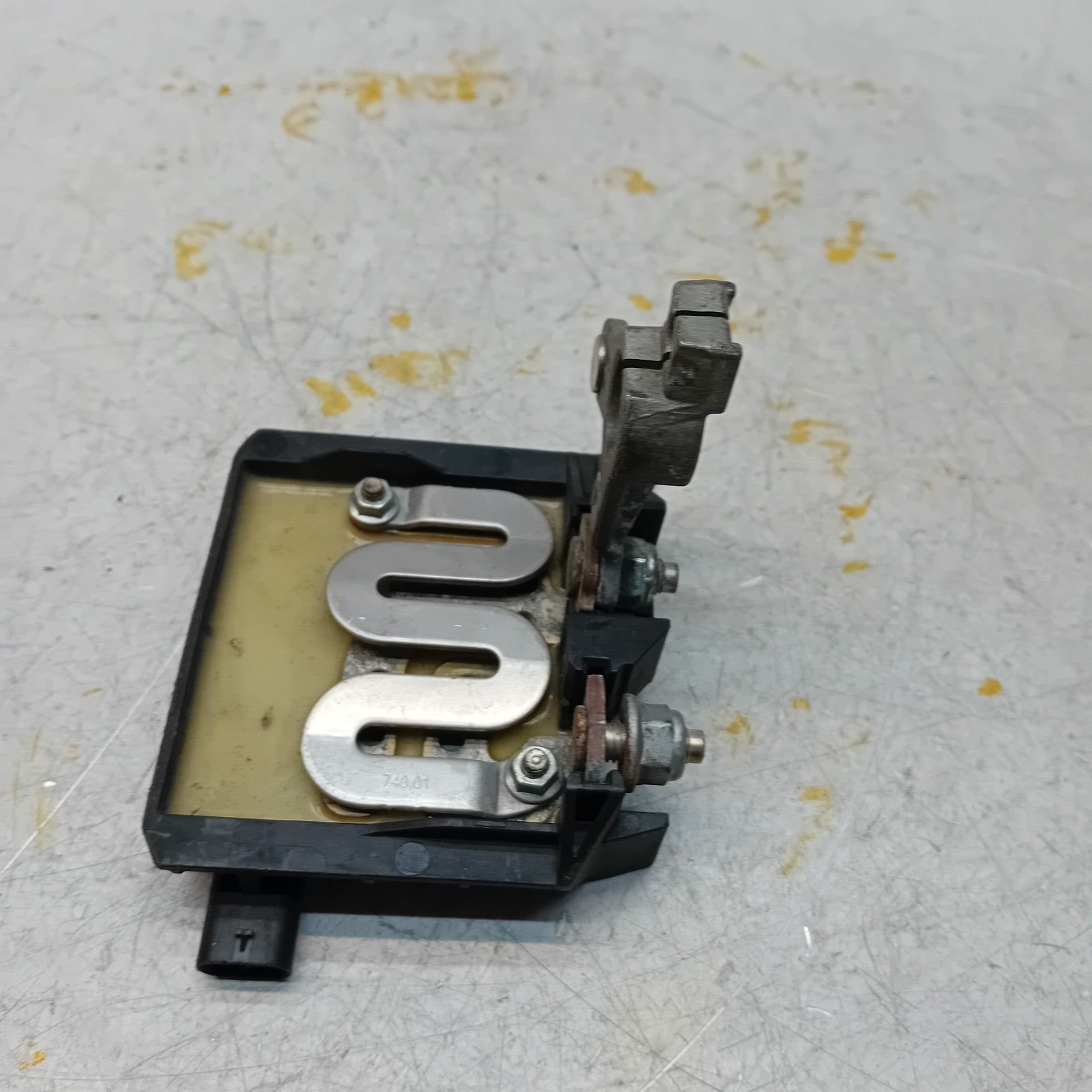 MERCEDES  C CLASS W205 W213 NEGATIVE BATTERY CLAM TERMINAL A0009068705 FM001057
