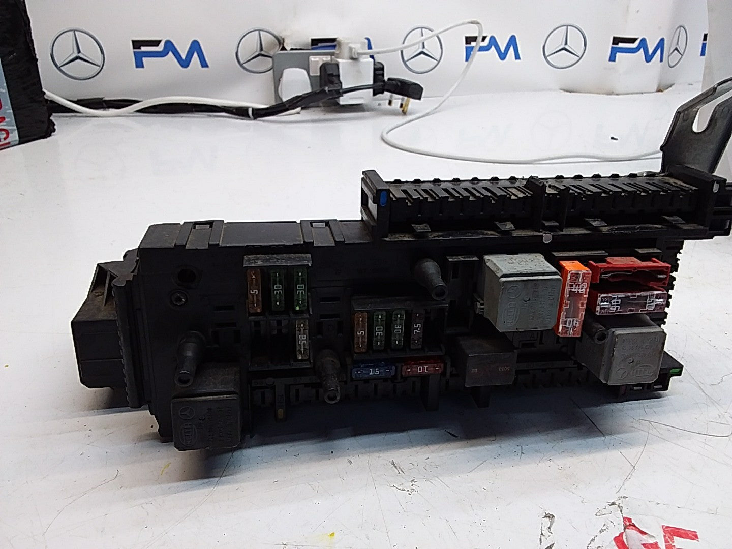MERCEDES BENZ E-CLASS W212 FUSE BOX RELAY A2129003822 FMF108