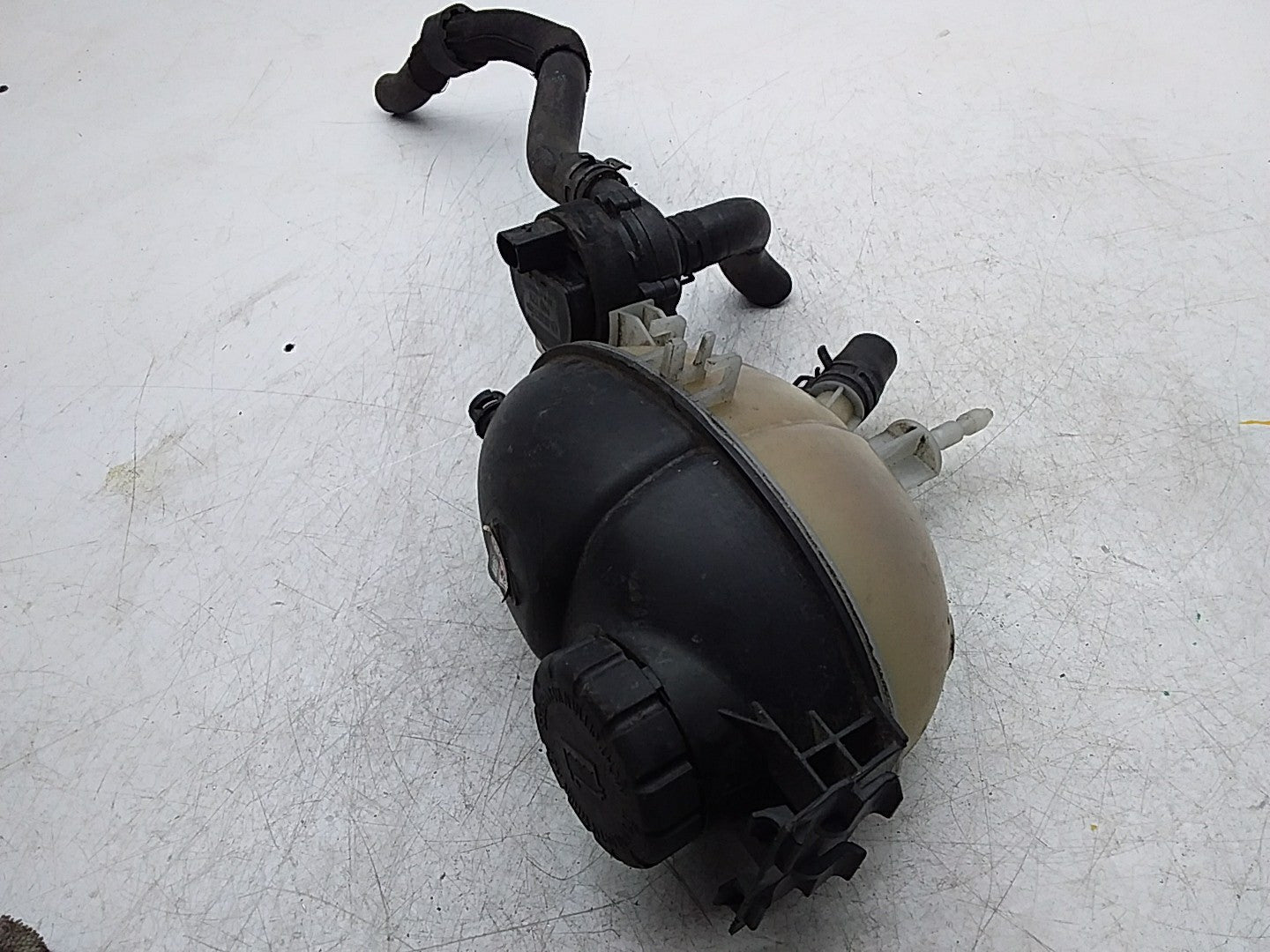 MERCEDES BENZ C-CLASS W204 COOLANT EXPANSION TANK  A2045000549 FMC127